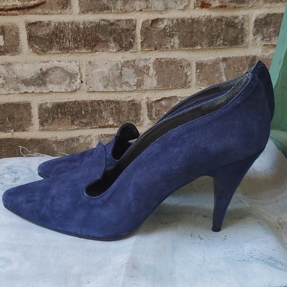 dark blue suede heels